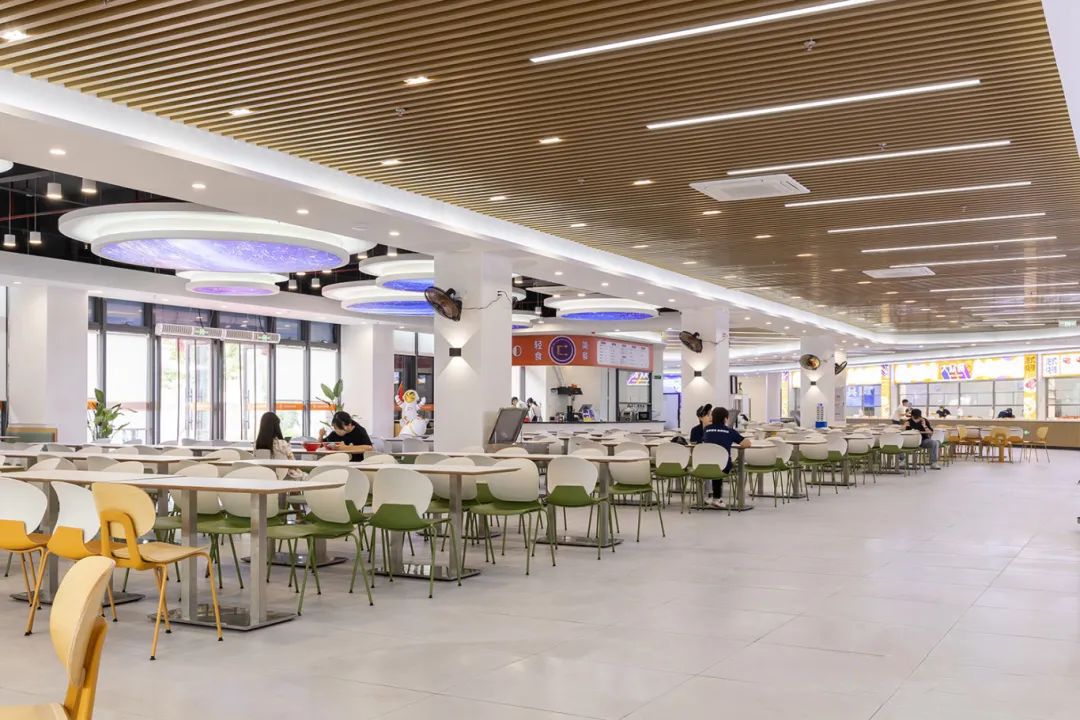 广东肇庆航空职业学院